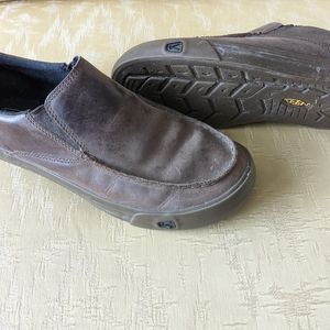 Keen casual dress shoes